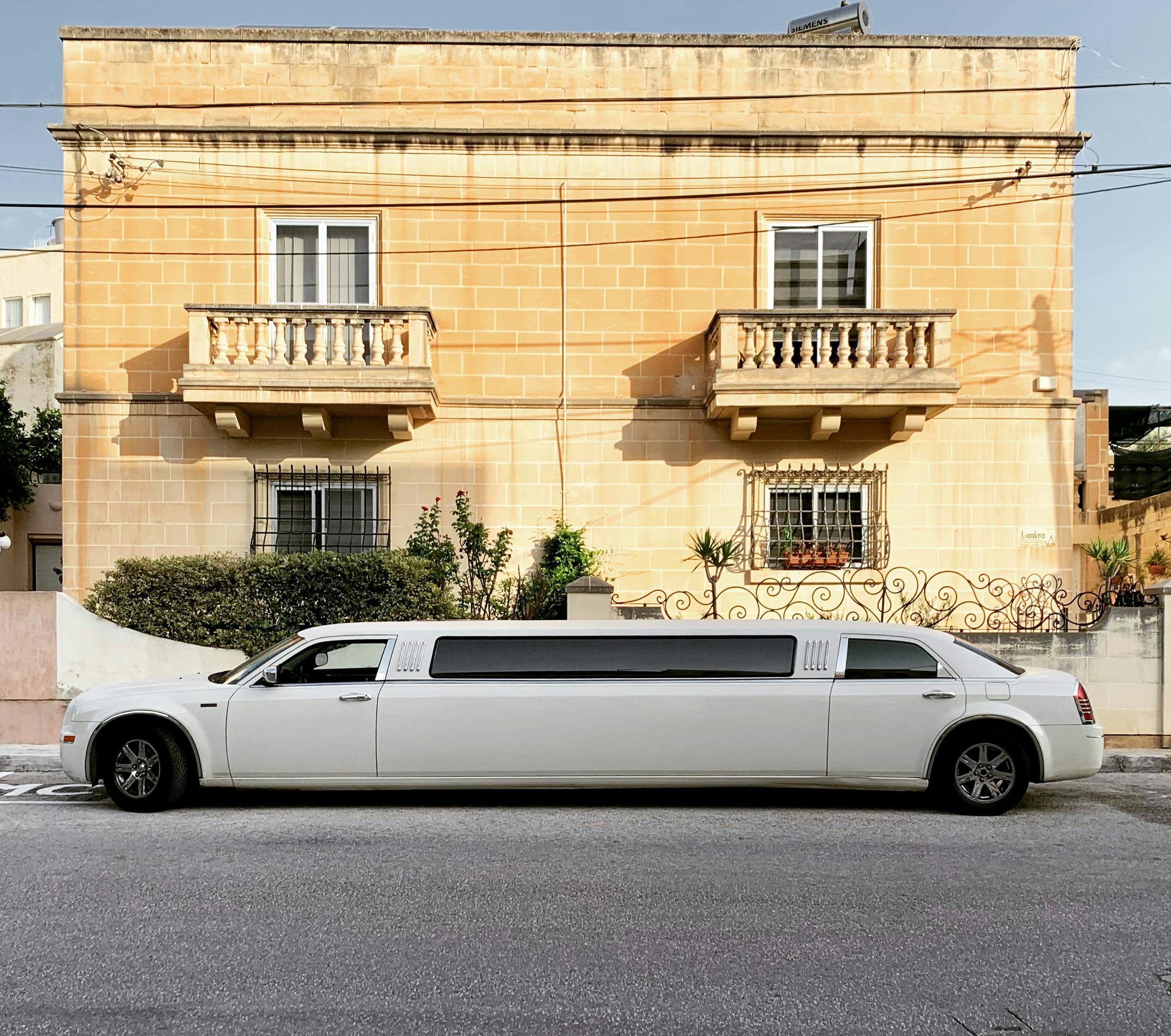 Miami Limo Service for Airport, Events, and Executive Travel