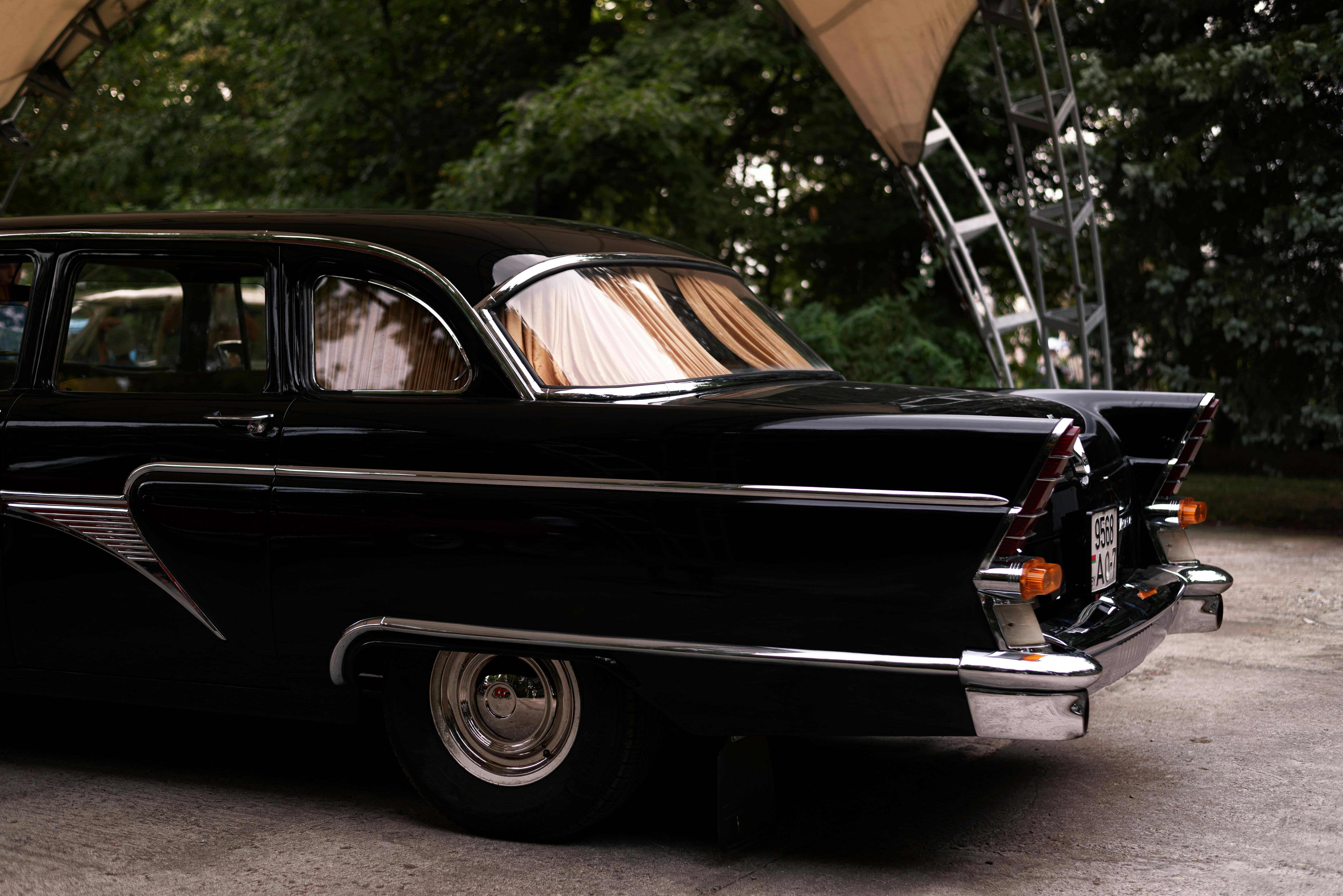 Book a Limo in Miami for Luxury Rides Across South Florida