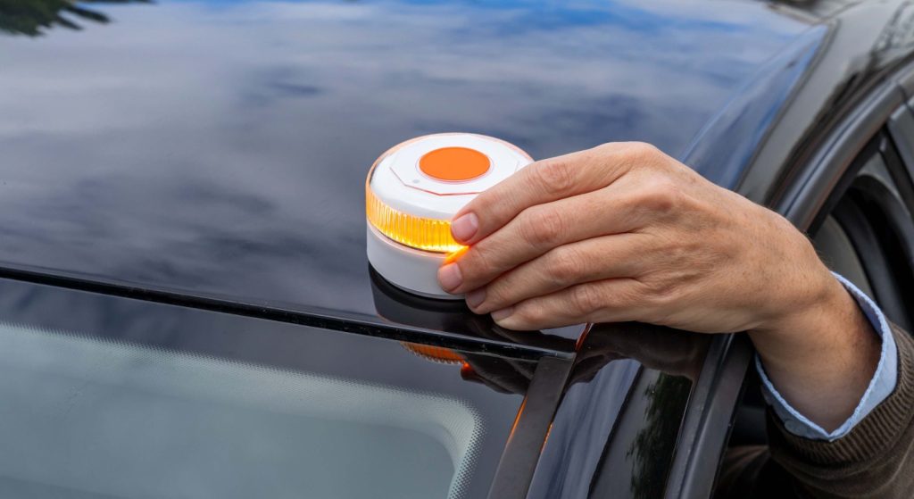 Warum die Warnleuchte V16 unerlässlich für die Sicherheit im Straßenverkehr ist